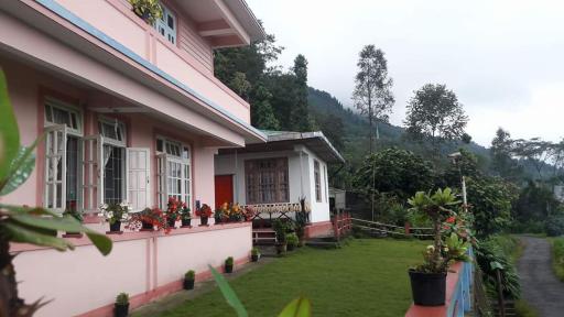 VAMOOSE SALOM NAMCHEBAZAR - Housity