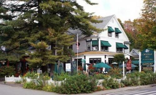 Woodstock Inn, Station and Brewery - Housity