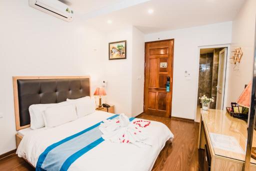 Hotel Royal - Housity
