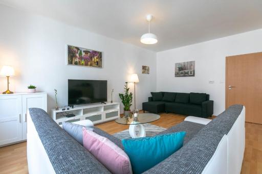 Spacious Apartment in the Old Town of Bratislava - Housity