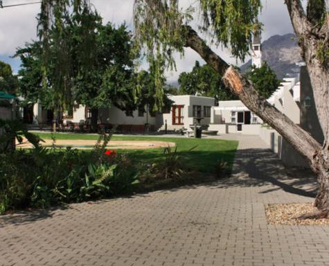 The Village Guesthouse - Housity