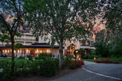 Park Hotel Junior - Housity
