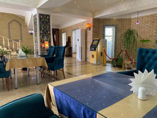 Karvon-Saroy Hotel - Housity