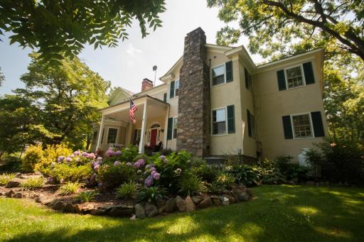Airwell Bed and Breakfast - Housity
