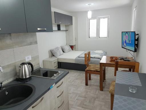 Porto Njeguši A2 - Housity