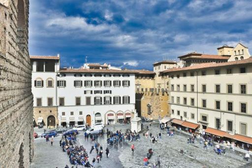 Medici chapels apartment, near the Duomo!! - Housity