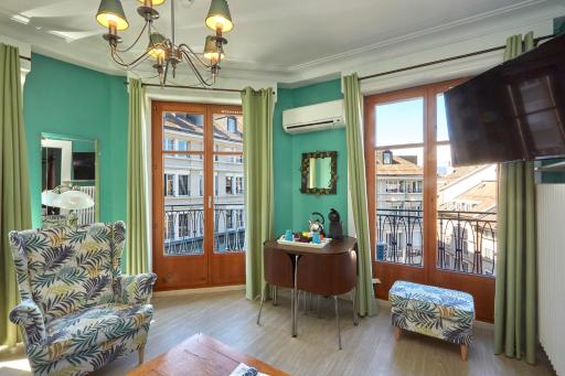 Travel Proud Hotel Central - Housity