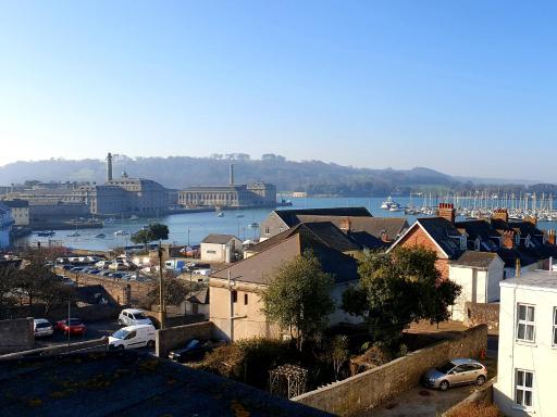 Pure B - Exceptional views of Tamar & Royal William Yard with Free Parking & Wifi - Hizvo