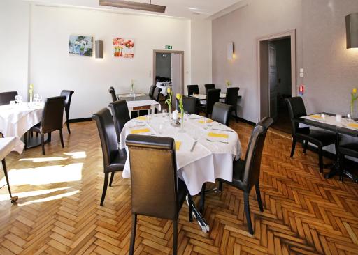 Hôtel Restaurant Au Coucou - Housity
