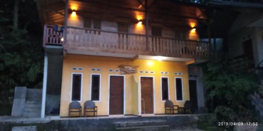NAYYLA Homestay - Housity