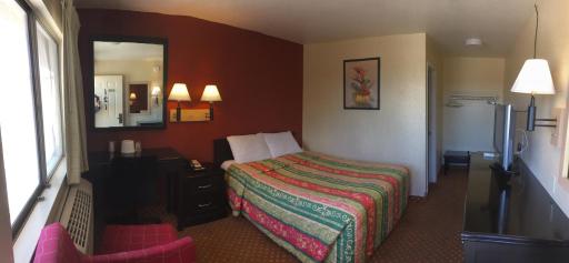 Hilltop Inn & Suites - Housity