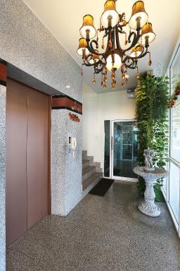 V Place Residence - Housity