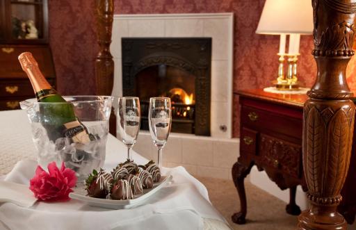 Churchill Manor - Housity
