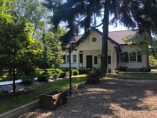 Dworek Wronowice - Housity