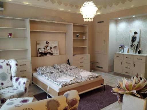 Király Apartman - Housity