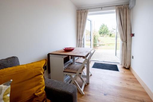 Oak – Three Tuns Apartments - Housity