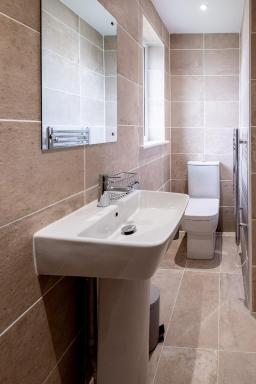 Oak – Three Tuns Apartments - Housity