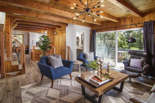 Whispering Pine Modern Luxe, 3 Level, 2000 sqft, AC, View, Dogs, Village - Housity