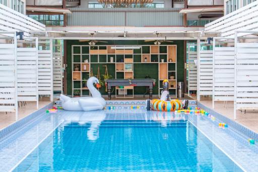 Villa Pool Lay - Housity