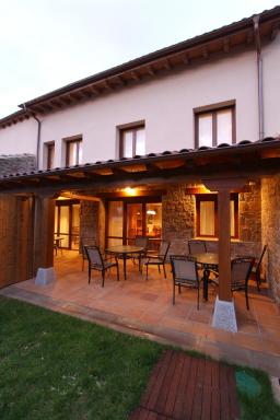 Casa Rural Espargoiti - Housity