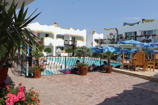 Hotel Laguna - Housity