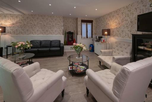 Hotel Arco Navia - Housity