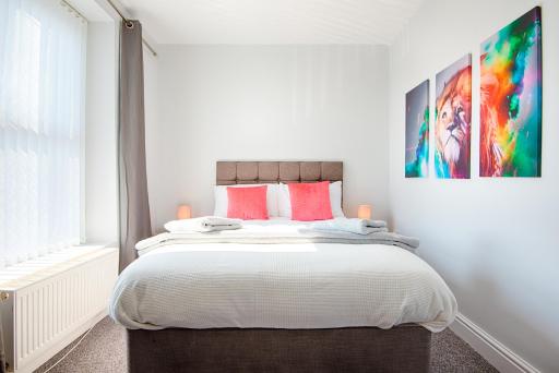 The place to be - with off road parking! - Housity