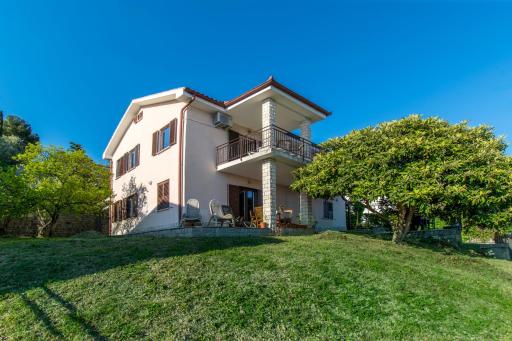 Apartments Elza - Housity