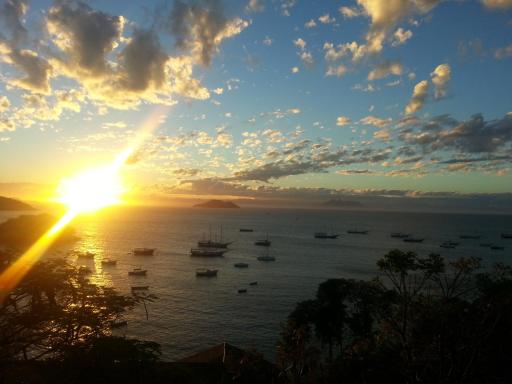 Bardot Apartamentos - Housity