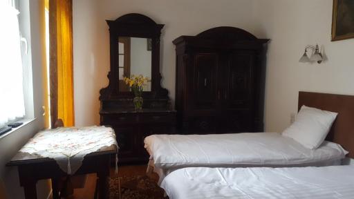 Room in An Old House - Housity
