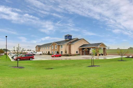Cobblestone Hotel & Suites - Waynesboro - Housity