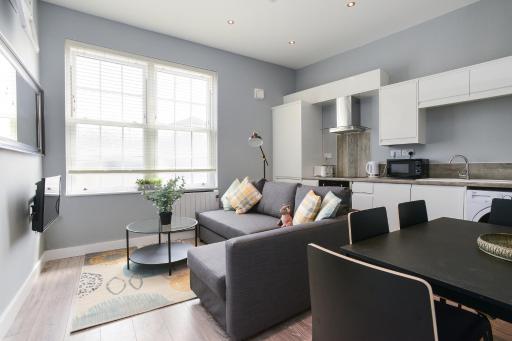 Arena Apartments - Stylish and Homely Apartments by the Ice Arena with Parking - Housity