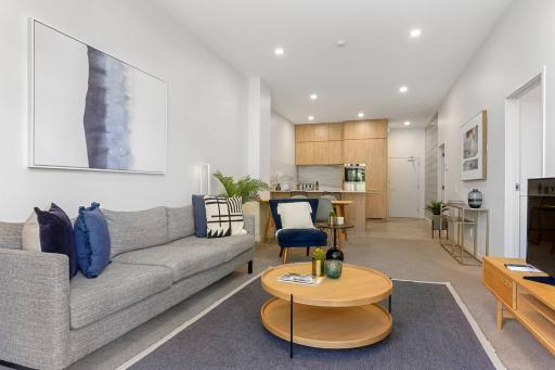 Modern & Stylish apt with sunny deck and carpark - Housity