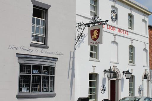 The Lion Hotel - Housity