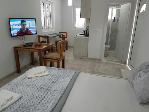 Porto Njeguši A1 - Housity