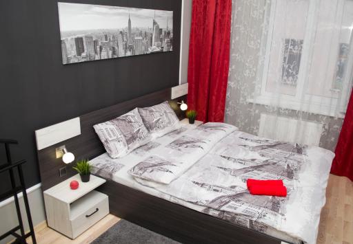 Modern Red Apartment - Housity
