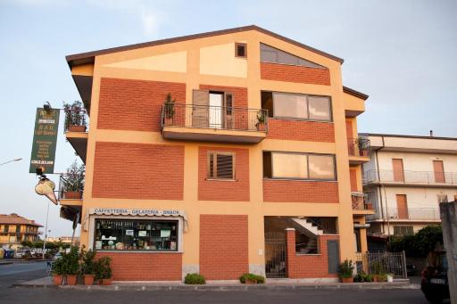 Caffè Nuovo 2 Holiday Rooms - Housity