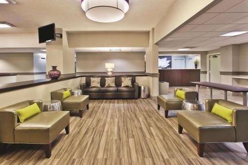 La Quinta by Wyndham Charleston Riverview - Housity
