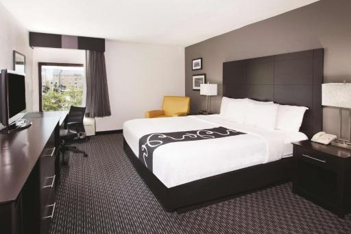 La Quinta by Wyndham Charleston Riverview - Housity
