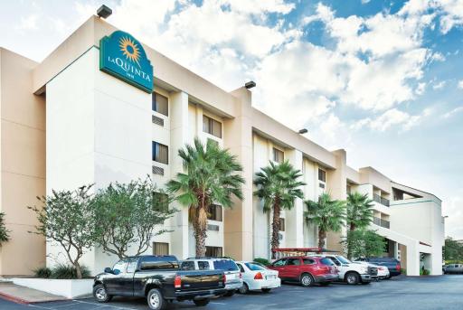 La Quinta Inn by Wyndham Austin North - Housity