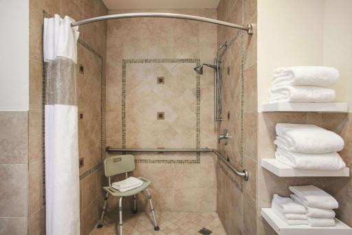 La Quinta by Wyndham Dublin - Pleasanton - Housity