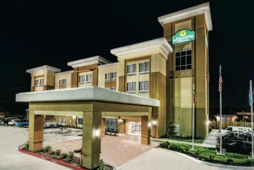 La Quinta by Wyndham Victoria - South - Housity