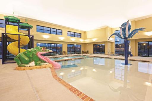 La Quinta by Wyndham Billings - Housity