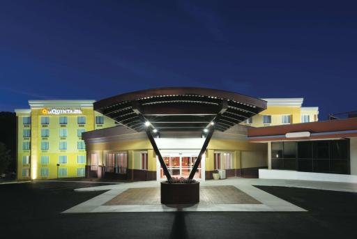 La Quinta by Wyndham Lynchburg at Liberty Univ. - Housity