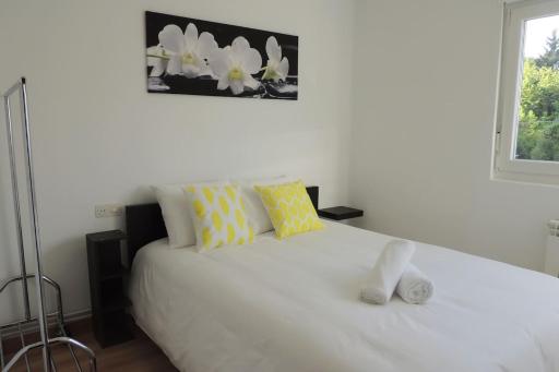 Precioso piso en Oviedo, Parking, Wifi y Netflix By DeLabra Apartments - Housity