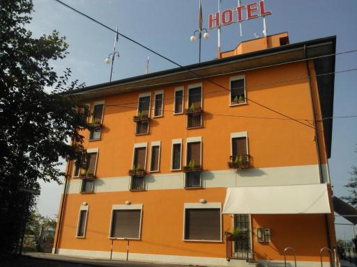 Hotel Green castellani - Housity