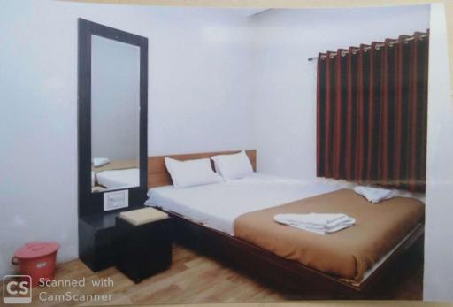 Rajhuns Deluxe Lodging - Housity