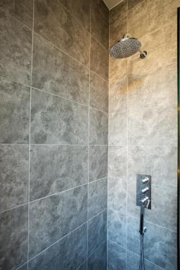 Holyrood Park City Centre Apartment - Housity