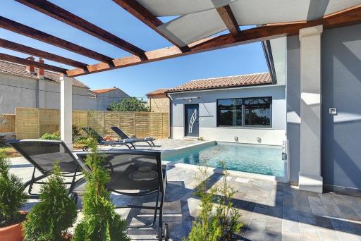 Villa Sunny Home - Housity