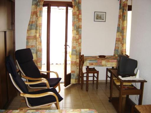 Studio n°4 agréable avec terrasse, bien situé - Housity
